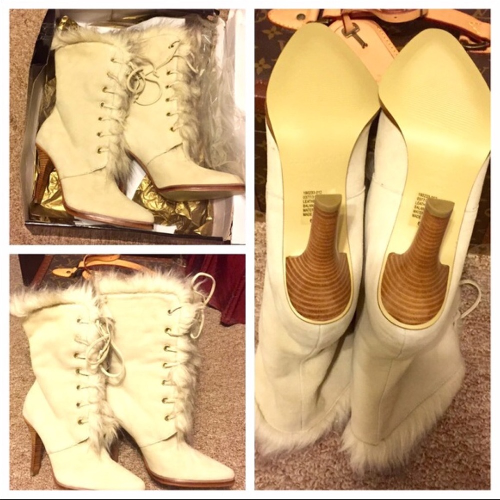 🆕 Cream color boots with Faux fur